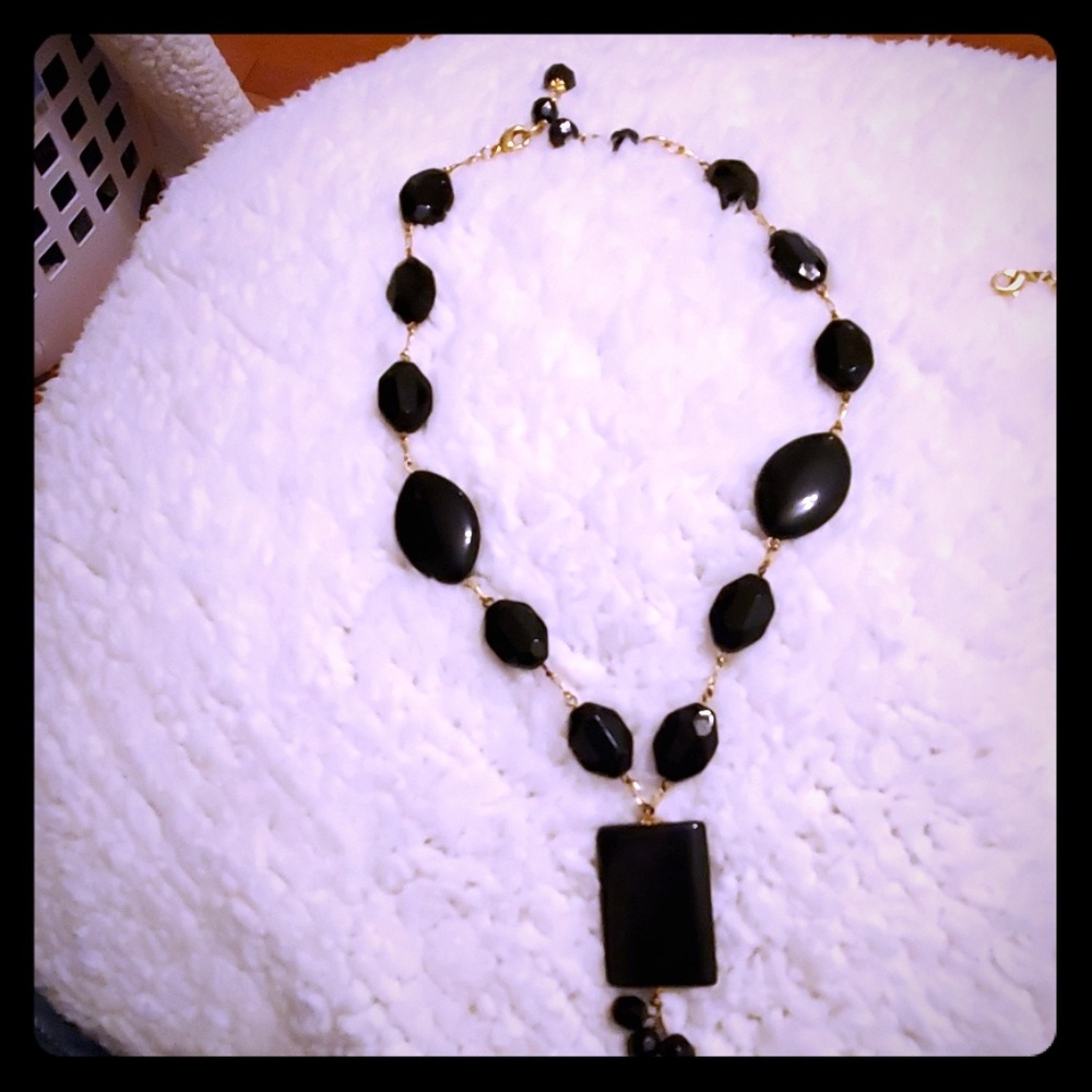 New.White House black market - Necklace